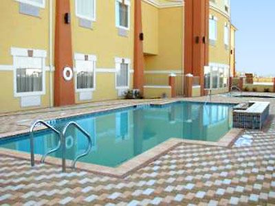 Super 8 By Wyndham Hidalgo/Mcallen Area Zewnętrze zdjęcie